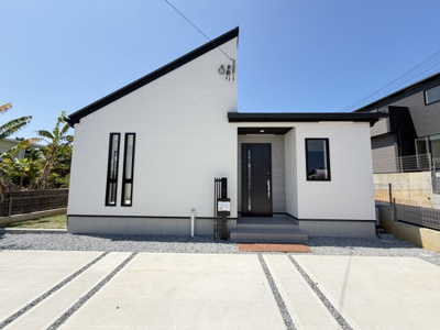 【外観】 | 金武町金武（全4棟）4号棟 | 4号棟新築平屋　並列駐車2台以上＋お庭付き♪