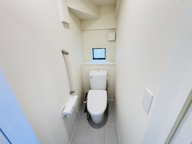 柏市藤心２丁目新築戸建のトイレ|温水洗浄暖房便座つきトイレ