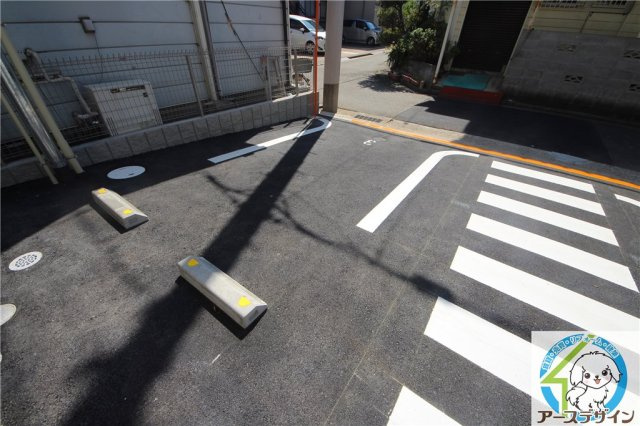 ＧＬＯＲＹＩＮＯＵＥ南王子の駐車場