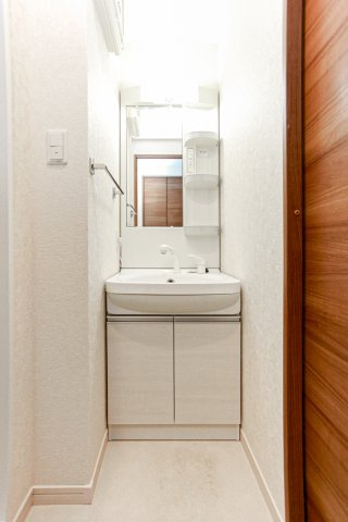 サヴォイ箱崎邸園　7階の洗面所|別号室のものです。現状優先になります。