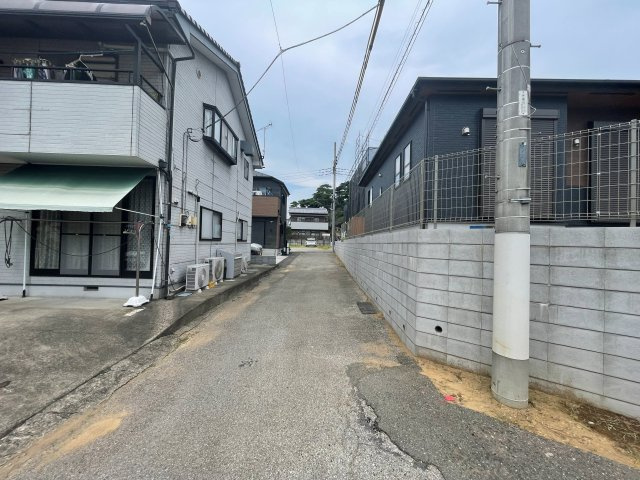 新築戸建・新築建売　伊勢崎市豊城町　殖蓮小学校・殖蓮中学校の前面道路含む現地写真