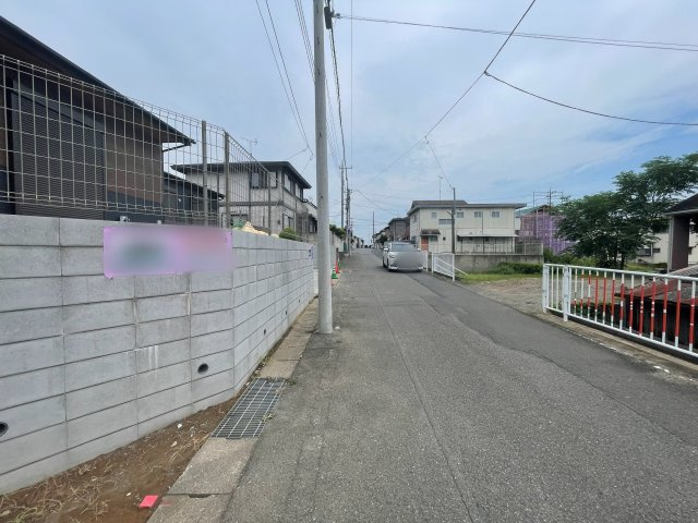 新築戸建・新築建売　伊勢崎市豊城町　殖蓮小学校・殖蓮中学校の前面道路含む現地写真