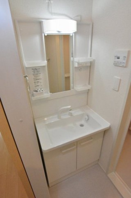 【洗面所】 | ラグランジュ | 【ラグランジュ】ゆったりとスペースのある洗面所