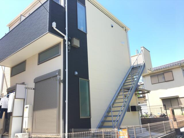横浜市南区清水ケ丘のアパートの画像
