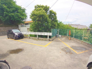 【駐車場】