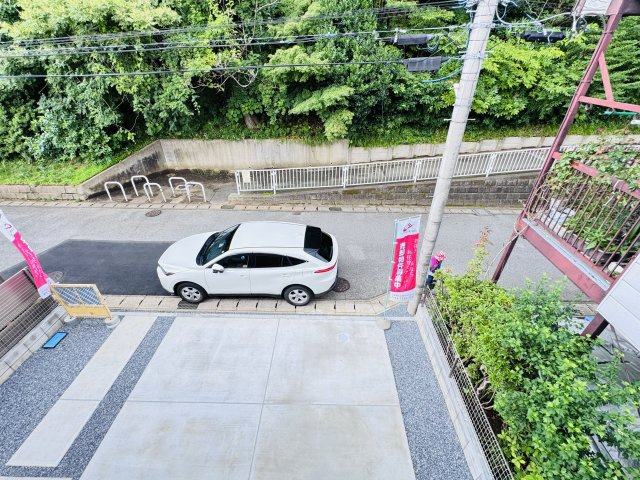 柏市亀甲台町１丁目新築戸建【名戸ヶ谷小学校：8分】の展望|バルコニーより道路側眺望・南道路で日当たり良好♪