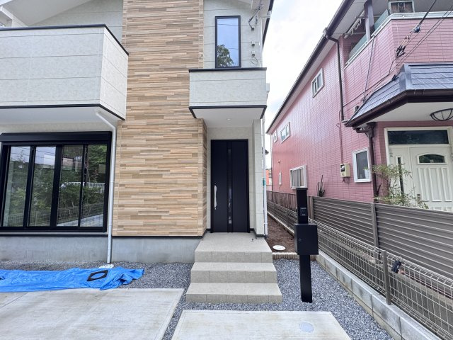 柏市亀甲台町１丁目新築戸建【名戸ヶ谷小学校：8分】のエントランス|エントランス