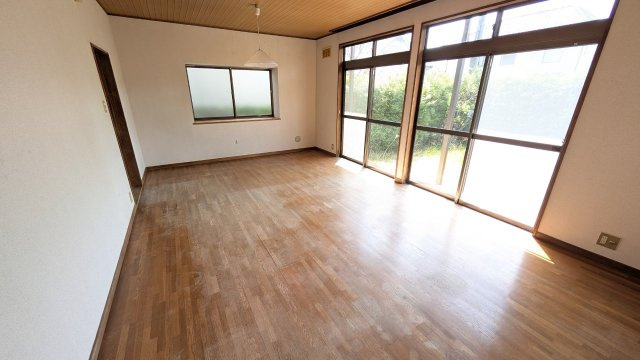 【居間・リビング】の画像