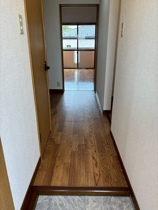 ひよこハイツの玄関