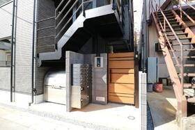 ラ　ヴェリタのエントランス