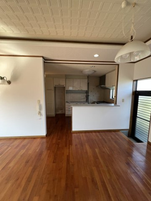 【居間・リビング】 | 綾町　戸建（中古住宅）