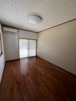 【洋室】 | 綾町　戸建（中古住宅）