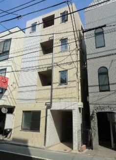 【外観】 | 鉄筋コンクリート造のがっちりとした建物。