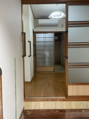 【玄関】 | 次屋2丁目25－1・5連棟平屋西端