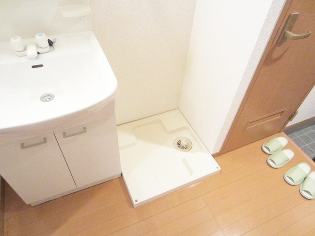 シャトーまつ喜１０２　の設備|洗濯機置場は室内にあります！