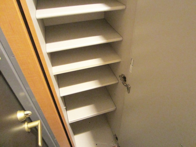 シャトーまつ喜１０２　の玄関|玄関収納です☆彡