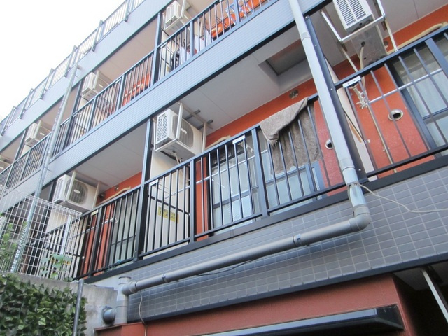 シャトーまつ喜１０２　の外観|鉄骨造3階建て☆彡