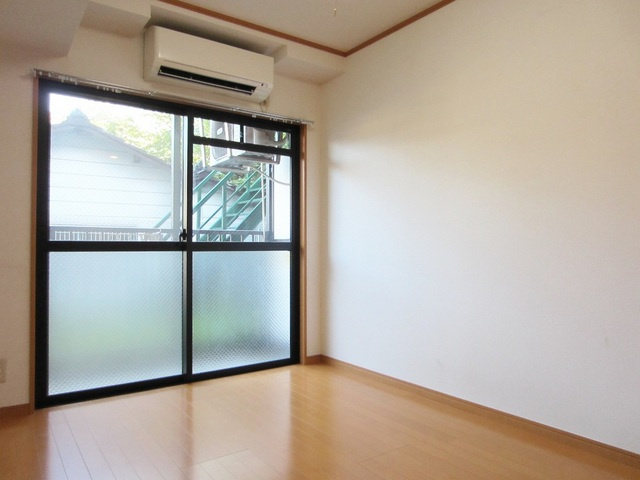 シャトーまつ喜１０２　の居間・リビング|内装キレイです♪