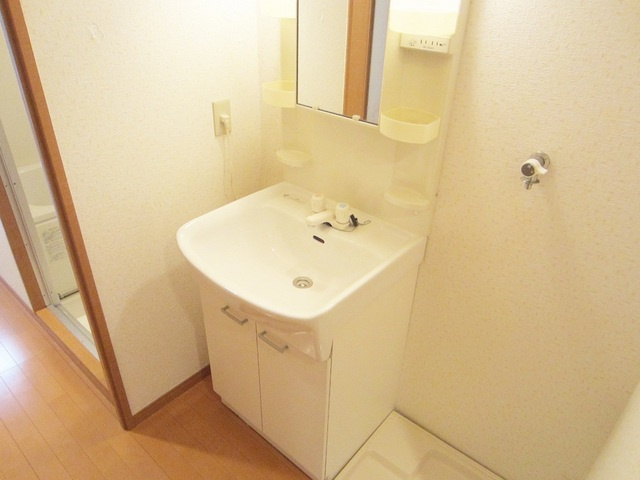 シャトーまつ喜１０２　の洗面所|洗面台あります！