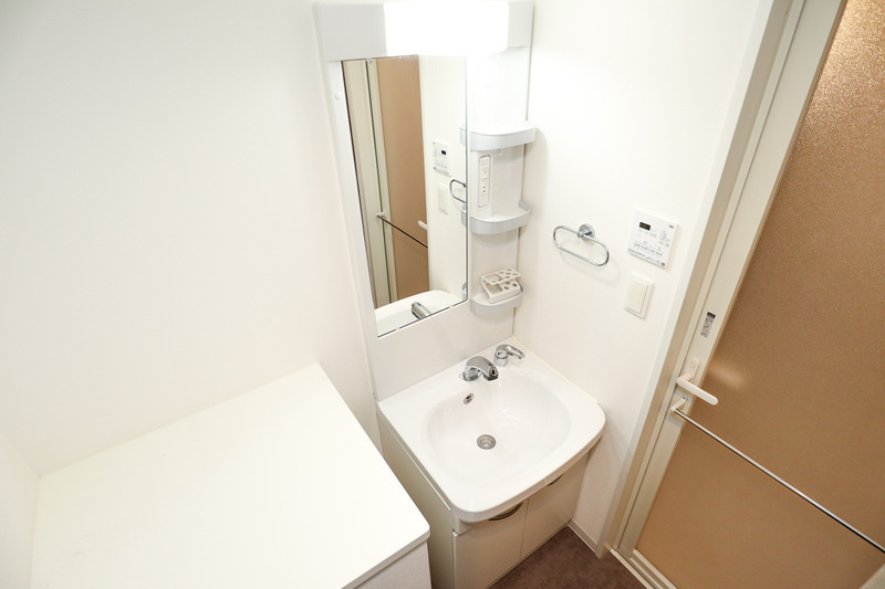 グランフォーレプライム県庁前　3階の独立洗面台|別号室のものです。現状優先になります。