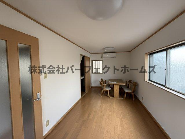 大成町戸建　賃貸の居間・リビング|リビングです