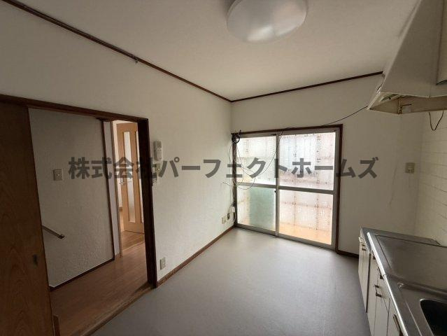 大成町戸建　賃貸の居間・リビング|おしゃれなリビングです