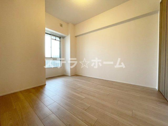 ファミールハイツ城東A棟の洋室|スタンダードな洋室です