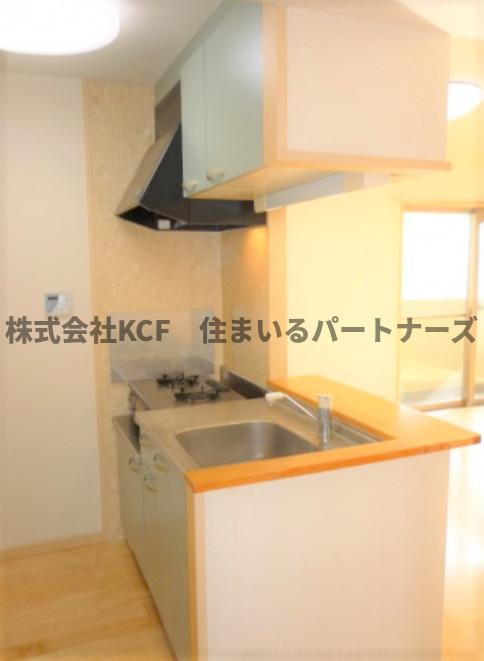 ロイヤルタワー花畑駅前のキッチン|コンパクトなキッチンで掃除もラクラク