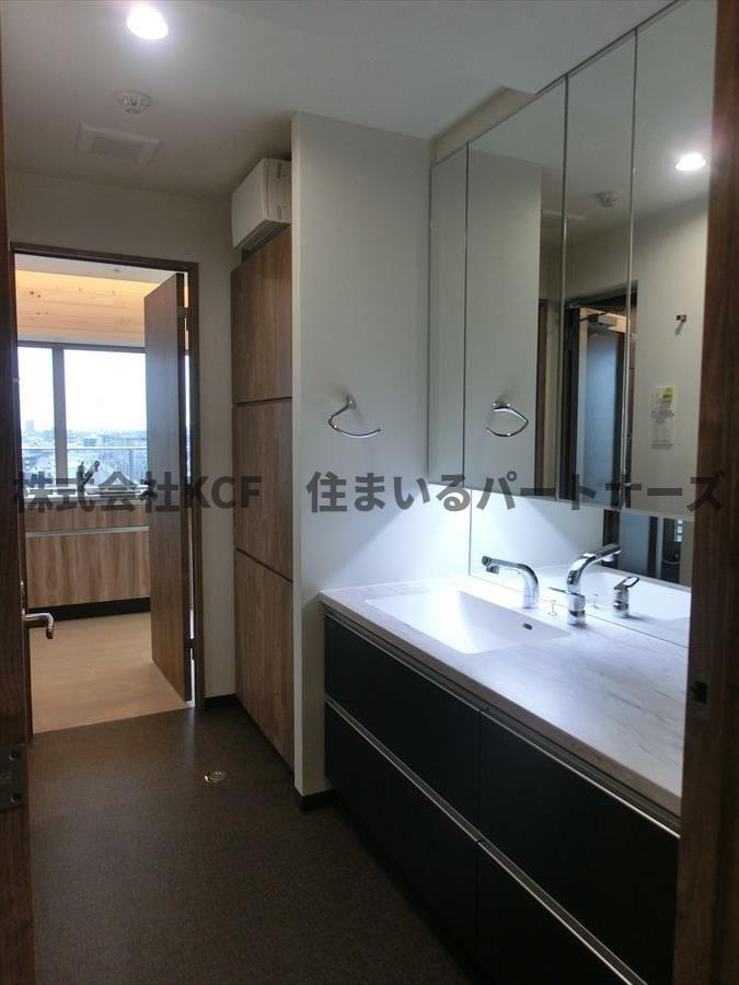 くるめくらす花畑の洗面所|脱衣スペースもあります