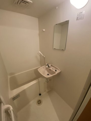 カレッタ天神南の浴室