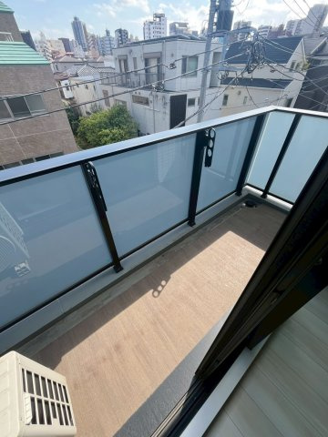 【バルコニー】
