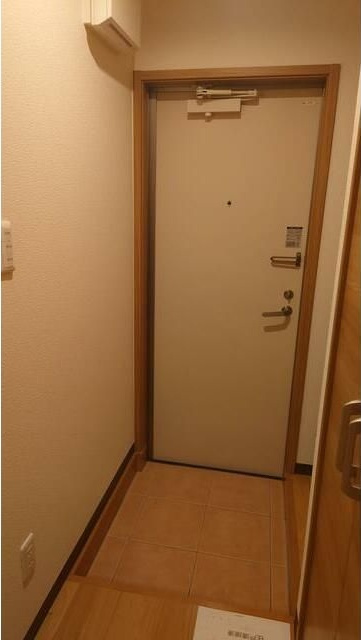 ミュウ弐番館の玄関