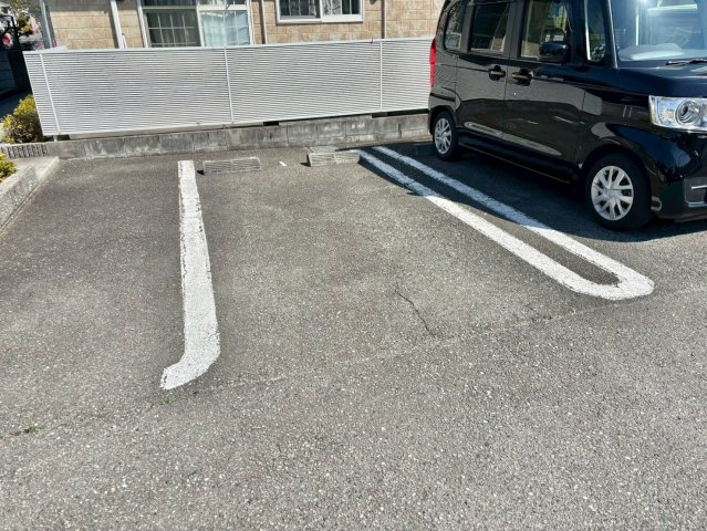 インプレスの駐車場