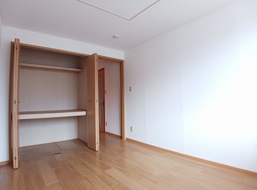 インプレスの洋室