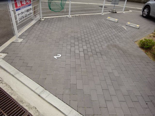 グルーブ五色山の駐車場
