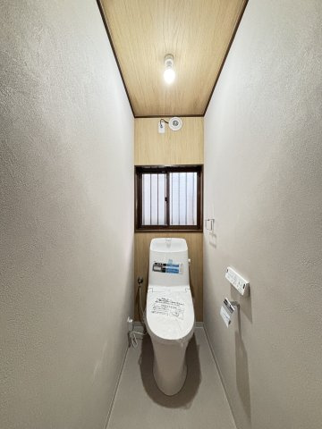 香芝市旭ヶ丘１丁目のトイレ|1Fトイレ　温水洗浄便座付きトイレ