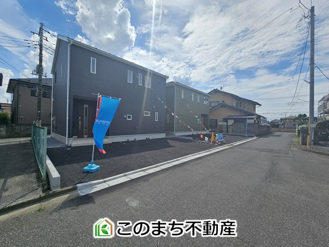 CRADLEGARDEN宇都宮市宮の内第4の前面道路含む現地写真|前面道路は交通量が少なく、運転が苦手な方でも落ち着いて出し入れ出来ます☆
