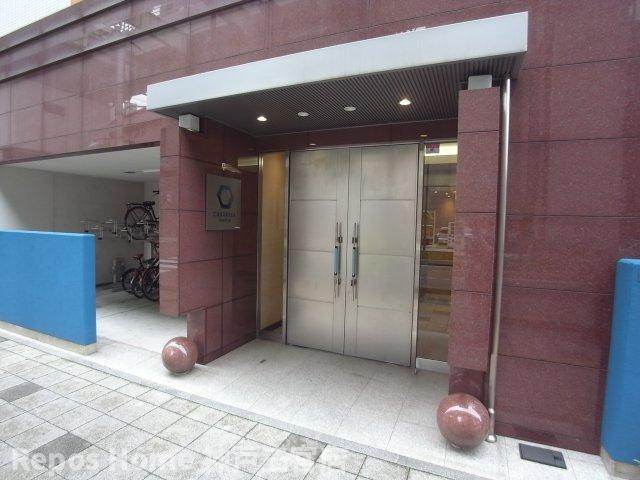 カスタリア三宮のエントランス