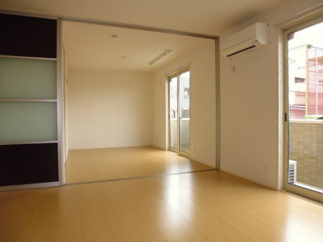 シャルムＢの居間・リビング