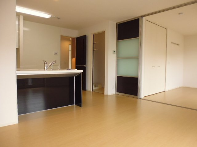 シャルムＢの居間・リビング