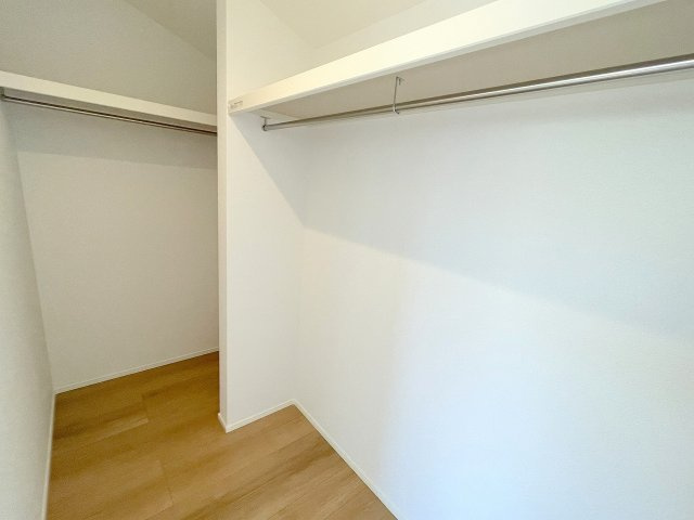 【収納】 | 富士見市上沢2丁目　新築一戸建住宅　全3棟　(ふじみ野店) | 6.75帖洋室：広々ウォークインクローゼットもございます♪
