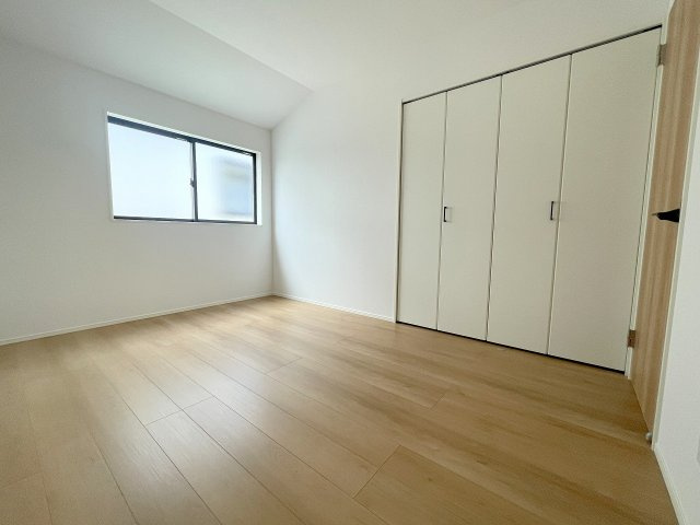 【洋室】 | 富士見市上沢2丁目　新築一戸建住宅　全3棟　(ふじみ野店) | 西側6帖洋室：クローゼット完備