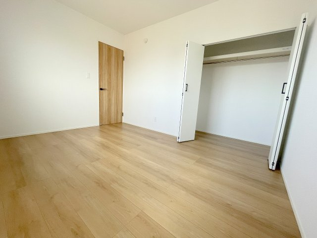 【洋室】 | 富士見市上沢2丁目　新築一戸建住宅　全3棟　(ふじみ野店) | 東側6帖洋室：クローゼット完備