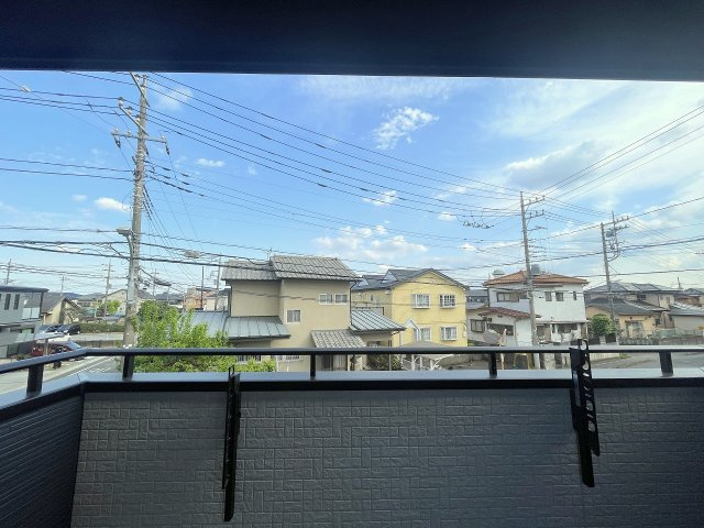 【バルコニー】 | 富士見市上沢2丁目　新築一戸建住宅　全3棟　(ふじみ野店) | ルーフバルコニーのため雨の日でも安心♪