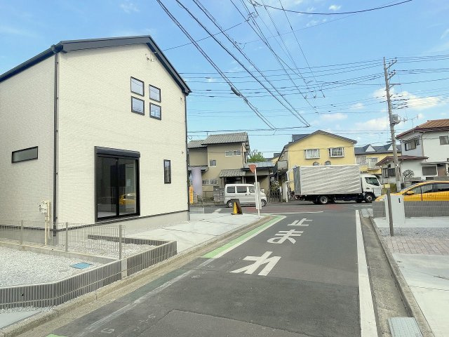 【前面道路含む現地写真】 | 富士見市上沢2丁目　新築一戸建住宅　全3棟　(ふじみ野店) | 南西道路に面した陽光あふれる道路です！