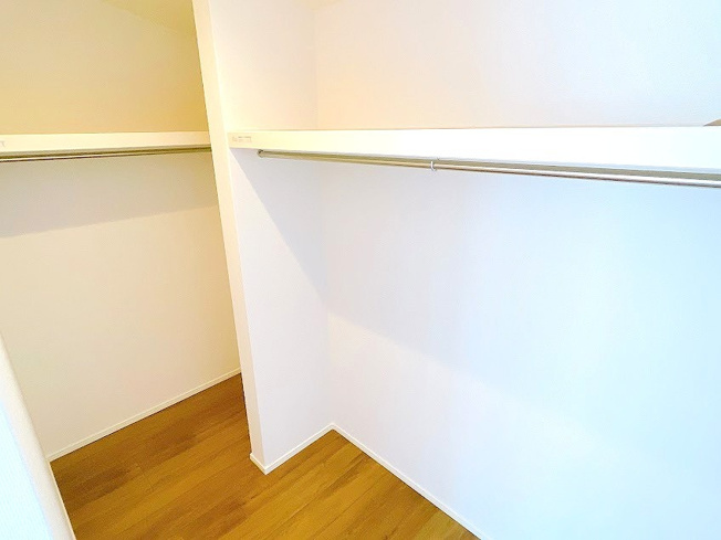 【収納】 | 富士見市上沢2丁目　新築一戸建住宅　全3棟　(ふじみ野店) | 6.75帖洋室：広々ウォークインクローゼットもございます♪