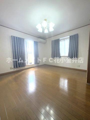 【居間・リビング】 | 芝久保町3丁目戸建