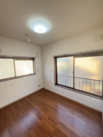 高邸戸建の洋室