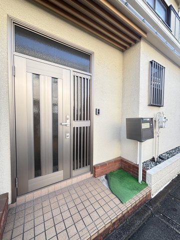 高邸戸建のエントランス