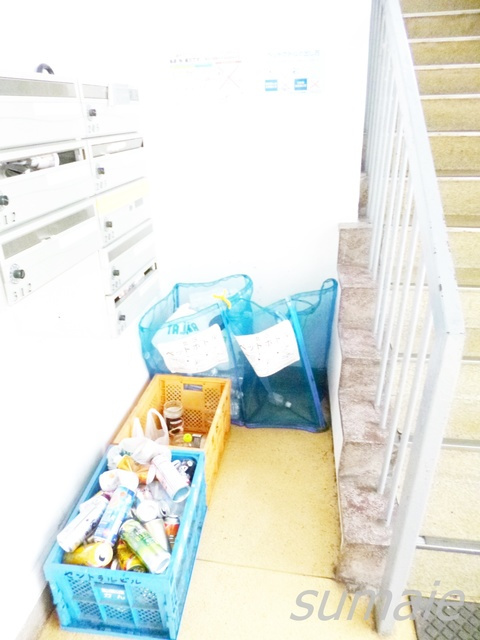 セントラルビルのロビー|ゴミ置き場です☆